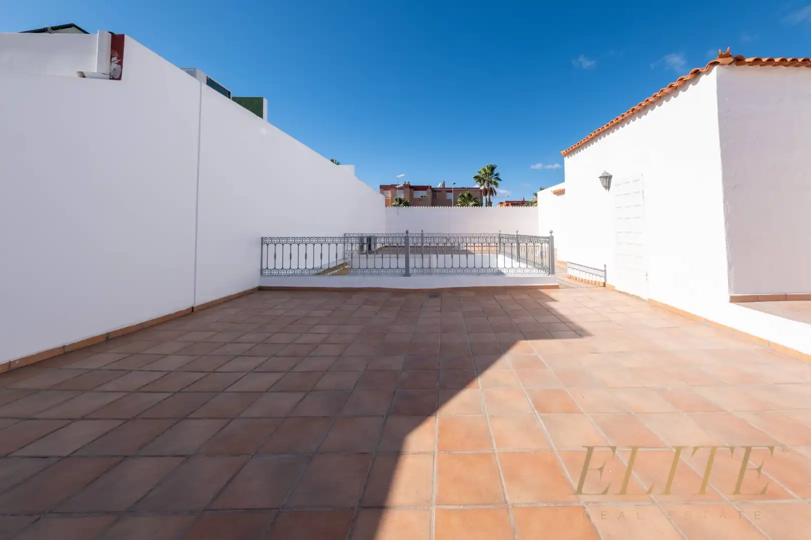 Terrassa de Casa adosada en venda en San Bartolomé de Tirajana amb Aire condicionat, Calefacció i Jardí privat