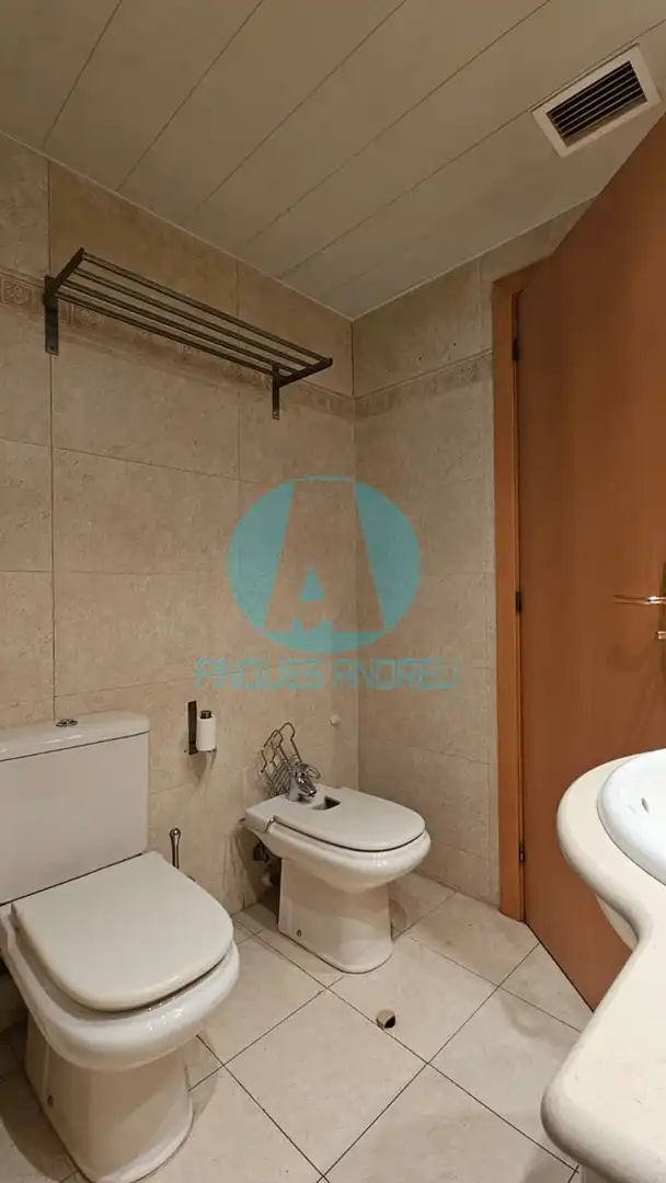 Badezimmer von Wohnung zum Verkauf in Mataró mit Klimaanlage, Heizung und Terrasse