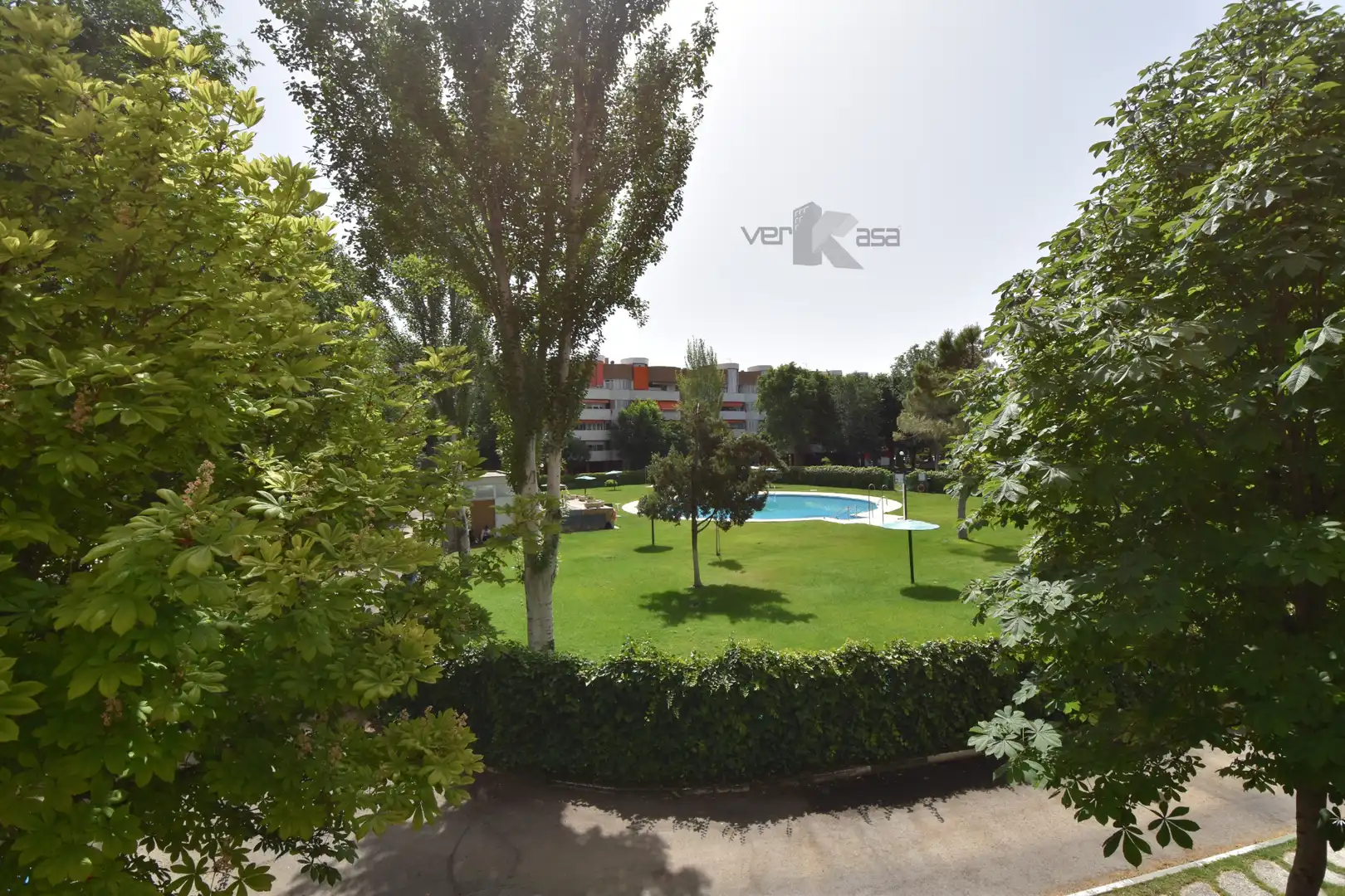 Jardín de Piso en venta en Pinto con Calefacción, Terraza y Piscina comunitaria