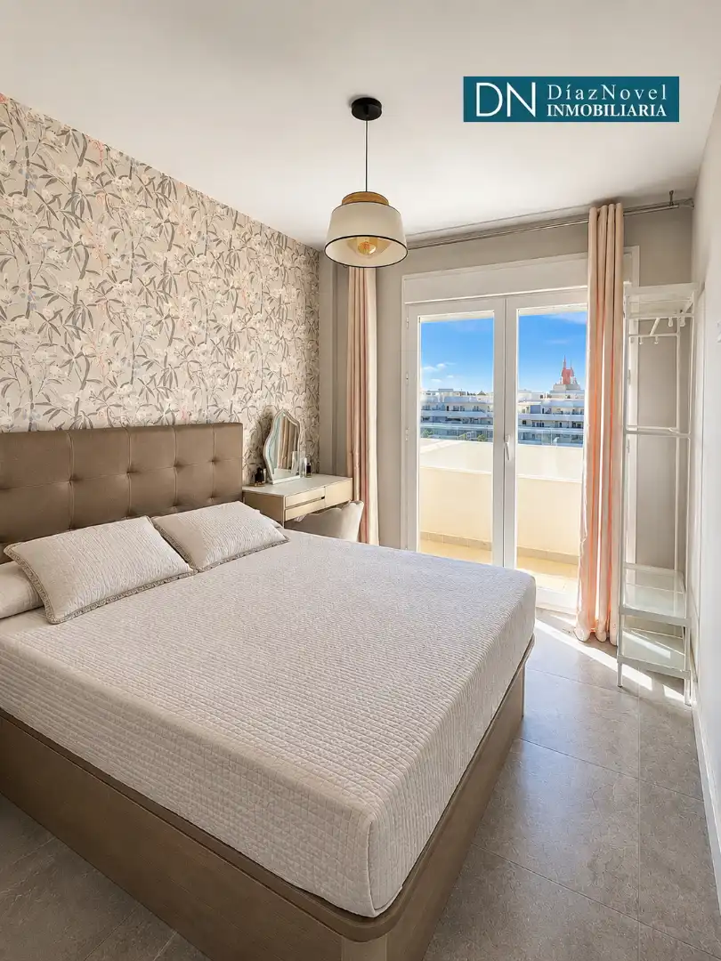 Habitación de Ático en venta en Málaga con Aire acondicionado, Calefacción y Terraza