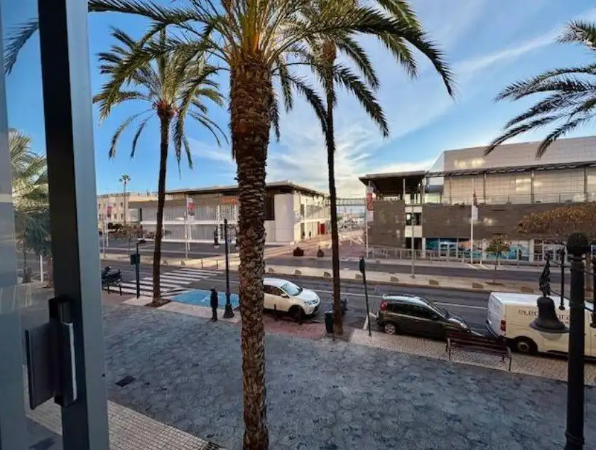 Vista exterior de Piso en venta en Castellón de la Plana / Castelló de la Plana con Terraza