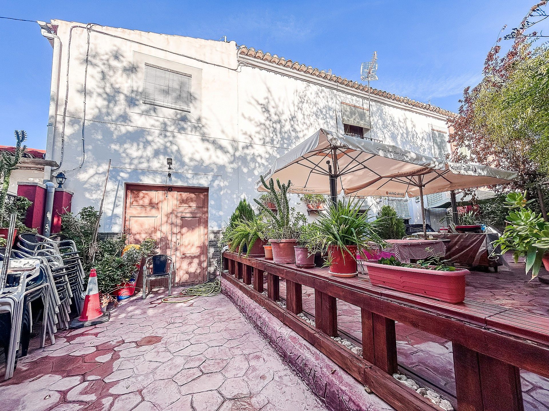 Exterior view of Single-family semi-detached for sale in Sax  with Private garden, Terrace and Furnished