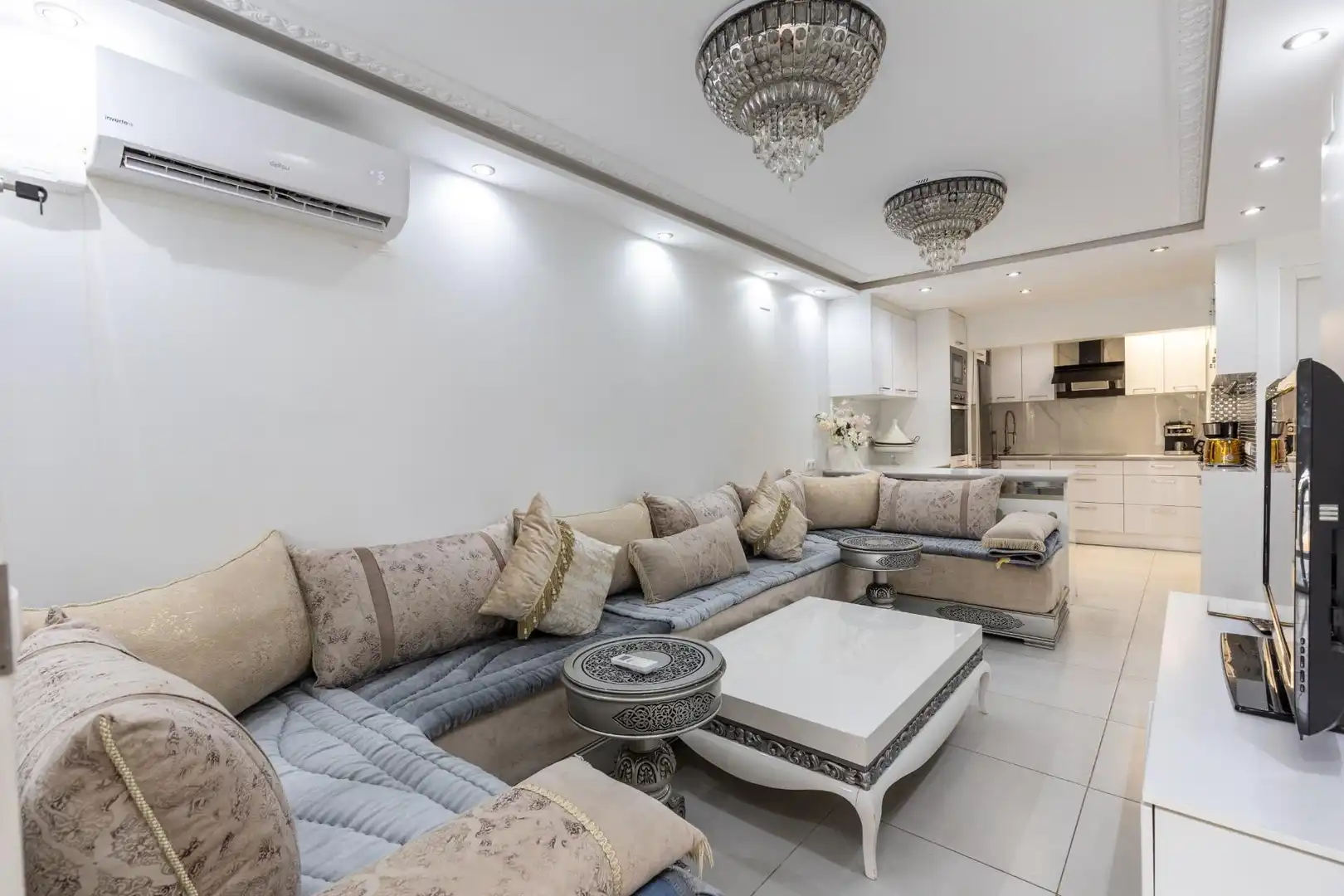 Bungalow con piscina en venta en Zona Carrefour - Urbanizaciones