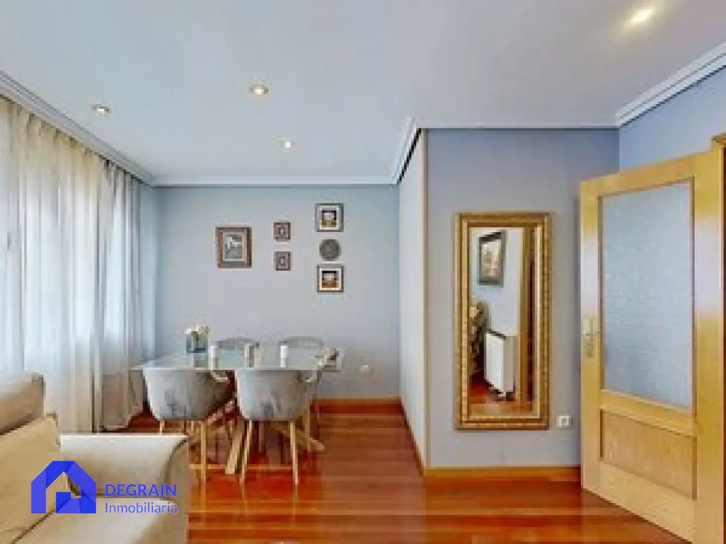 Comedor de Piso en venta en Avilés con Calefacción y Trastero