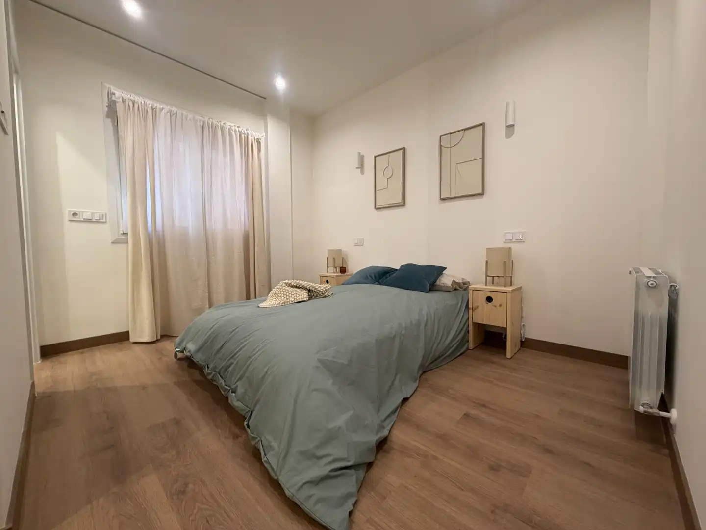 Bedroom of Flat for sale in Madrid  with Air Conditioner, Heating and Furnished
