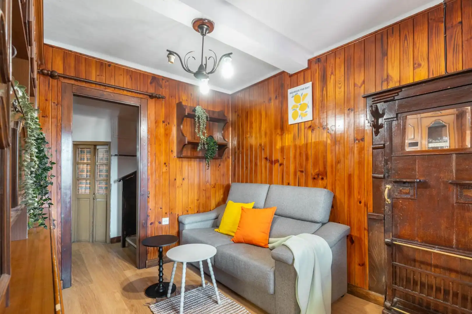 Sala de estar de Casa o chalet en venta en Sariego con Calefacción, Terraza y Amueblado