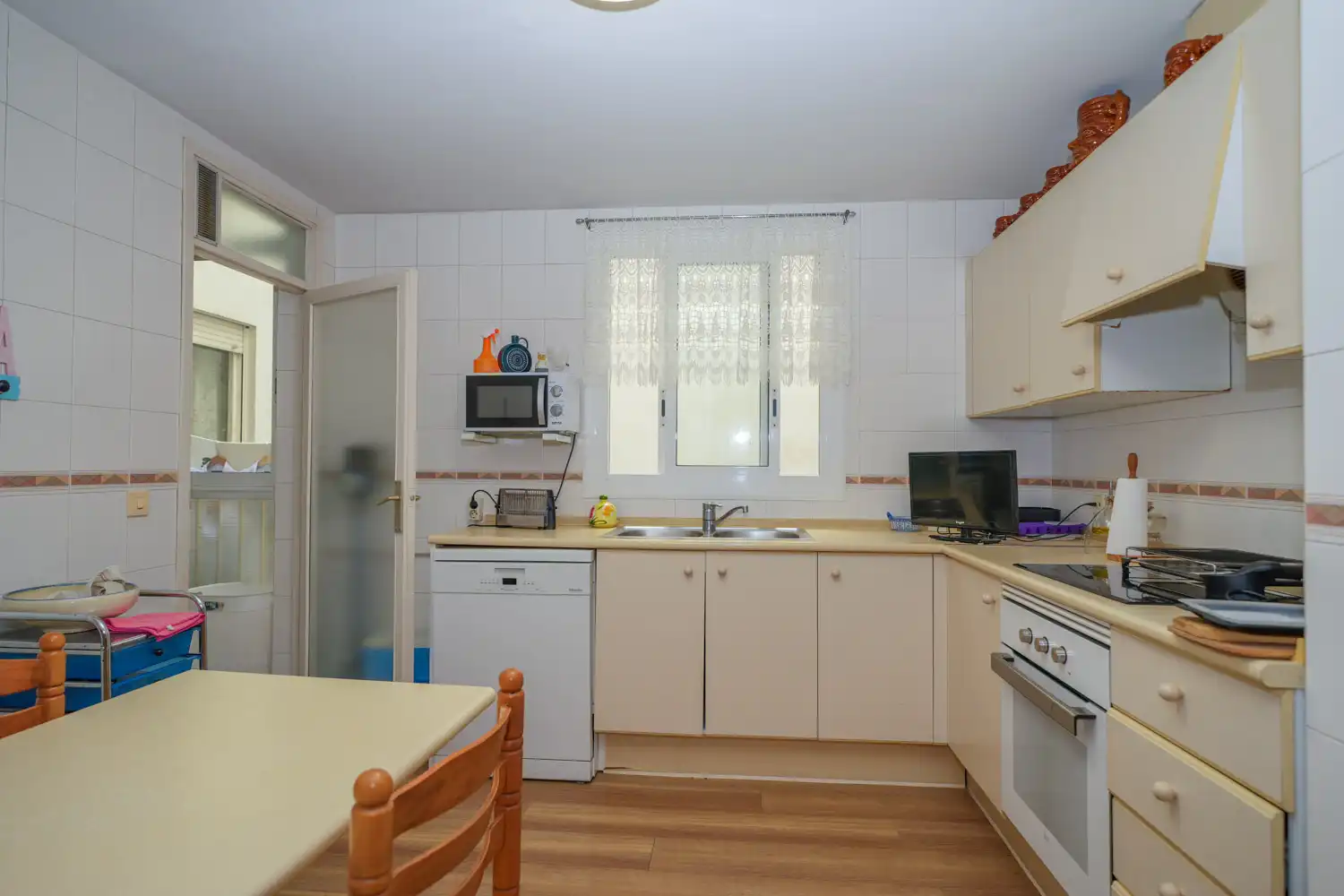 Cocina de Piso en venta en Girona con Calefacción, Parquet y Terraza