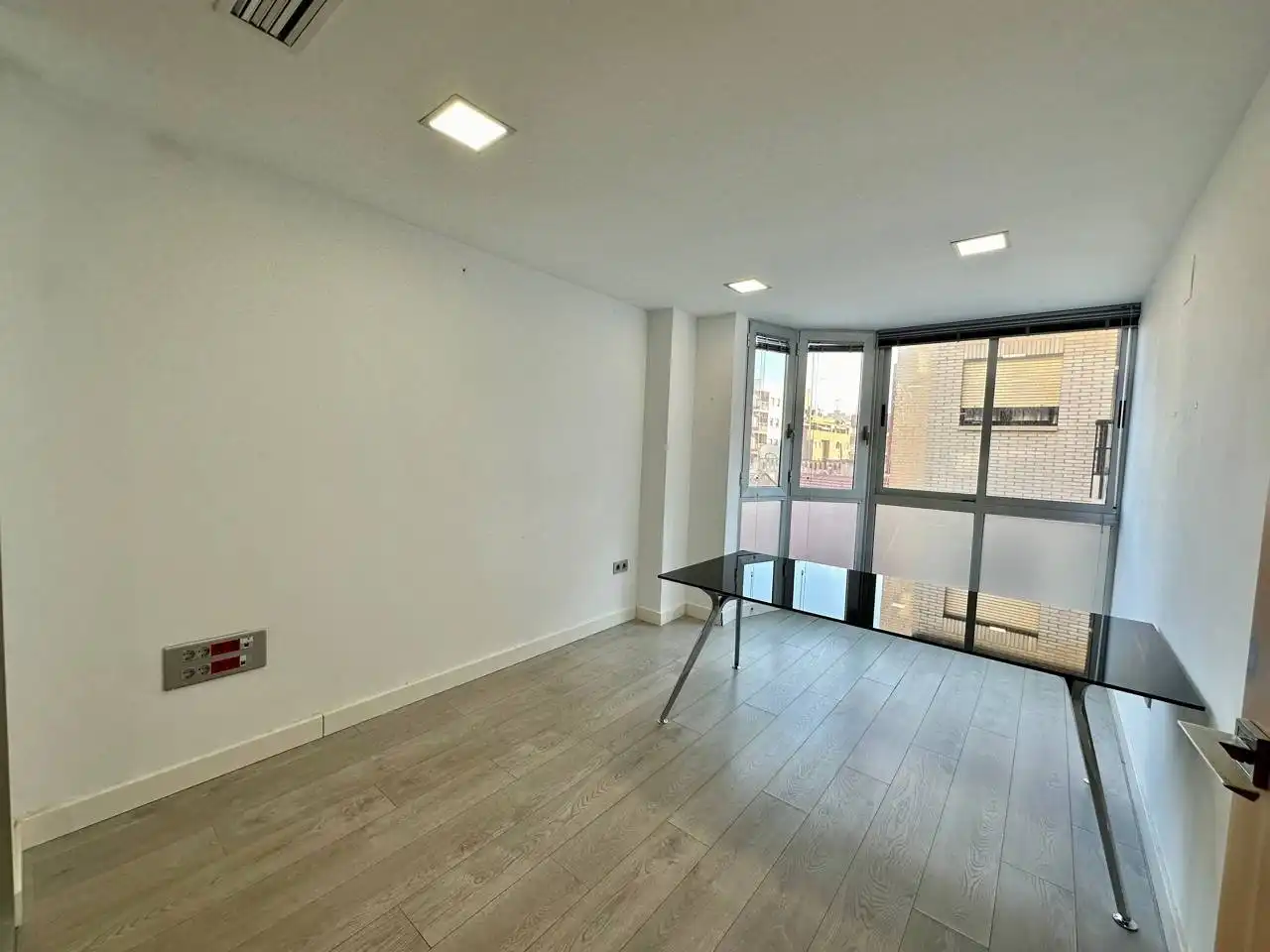 Oficina de alquiler en Torrevieja con Terraza