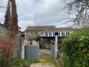 Casa amb balcó en venda a San Cristovo de Cea