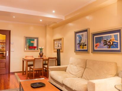 Living room of Flat for sale in Santiago de Compostela   with Heating, Storage room and Furnished