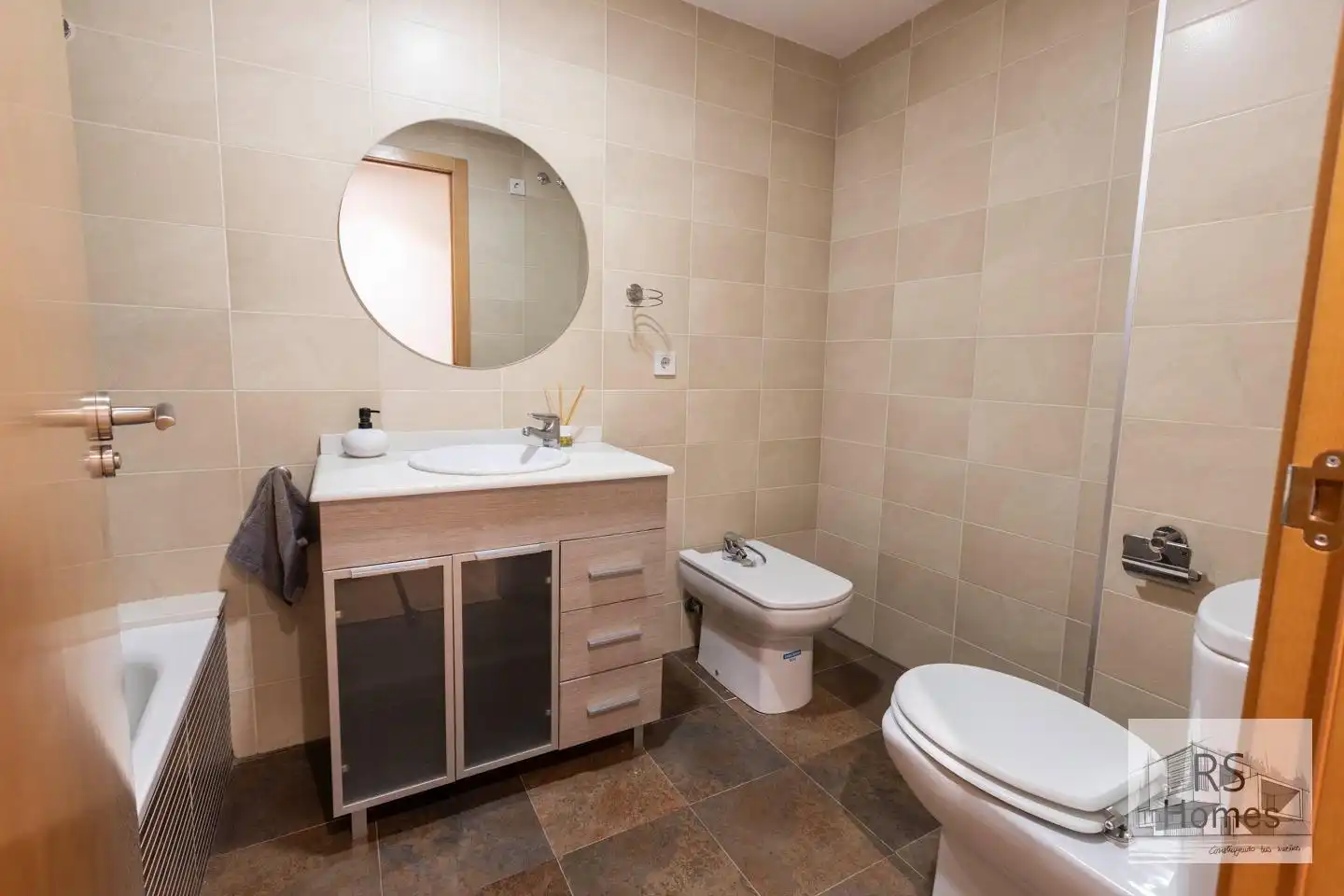Baño de Piso en venta en Benaguasil con Aire acondicionado, Terraza y Balcón