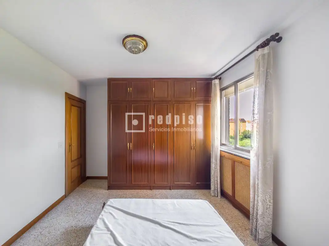 Habitación de Piso en venta en Madrid con Calefacción y Jardín privado