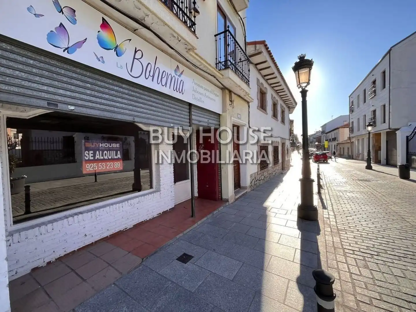 Locale commerciale in affitto a real 110