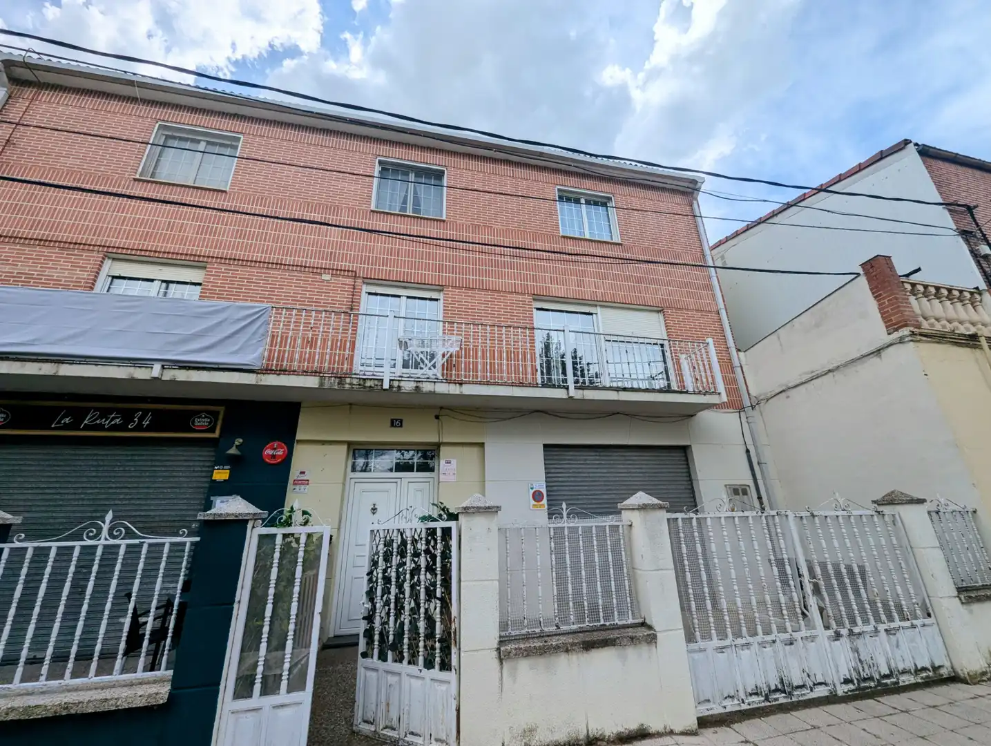 Exterior view of Houses for sale in Villamuriel de Cerrato  with Heating, Furnished and Balcony