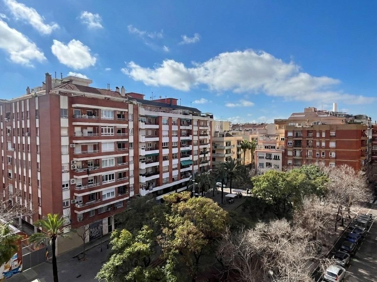 Exterior view of Flat for sale in  Barcelona Capital  with Heating and Terrace
