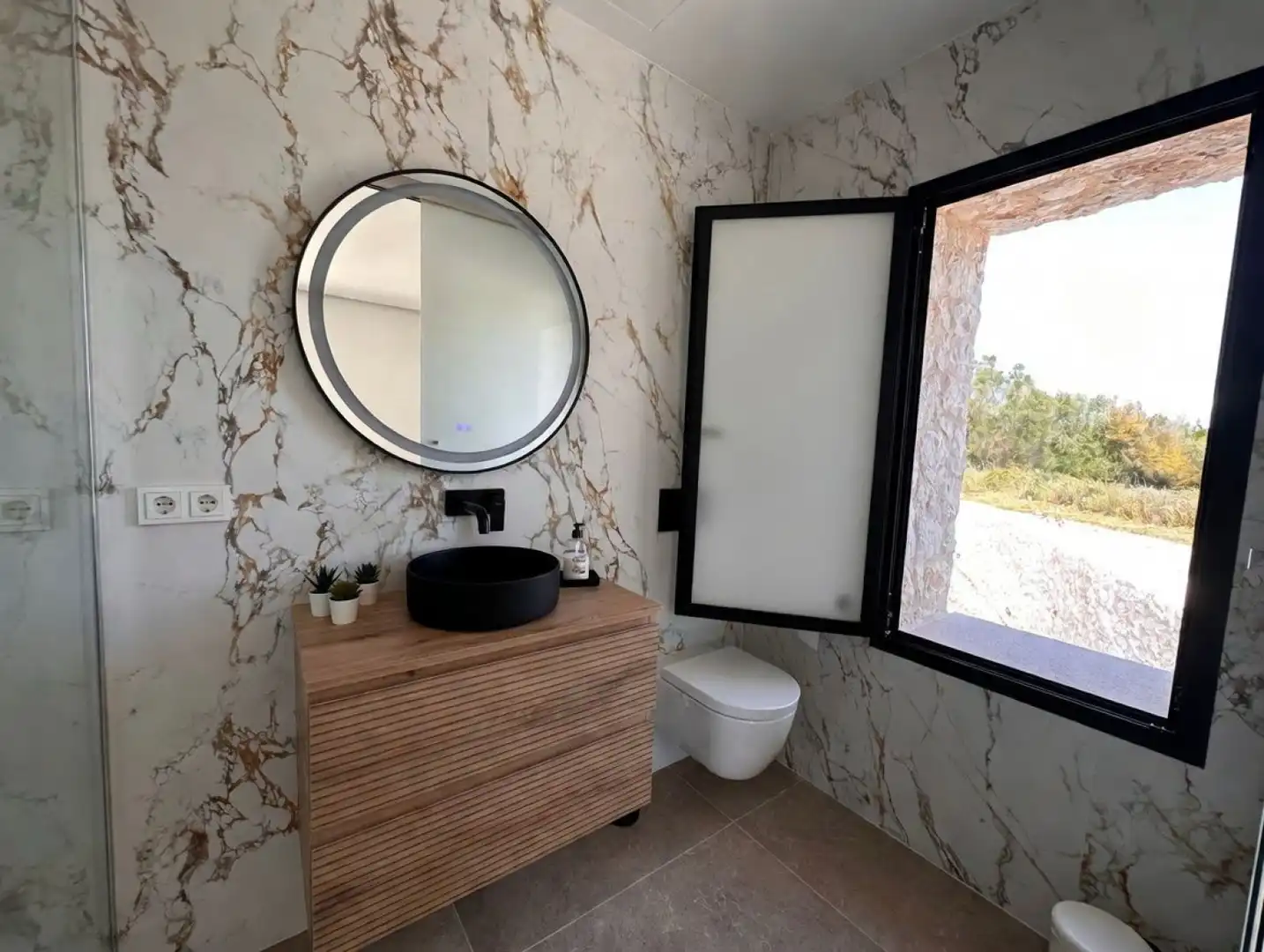 Baño de Casa o chalet de alquiler en Muro con Aire acondicionado, Calefacción y Jardín privado