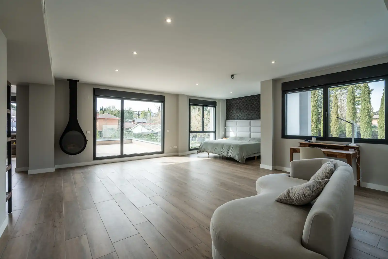 Living room of Houses for sale in Villanueva de la Cañada  with Air Conditioner, Heating and Private garden