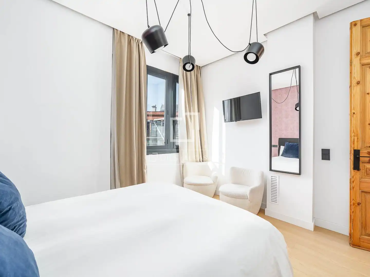 Schlafzimmer von Wohnung zum Verkauf in Barcelona mit Klimaanlage, Terrasse und Balkon