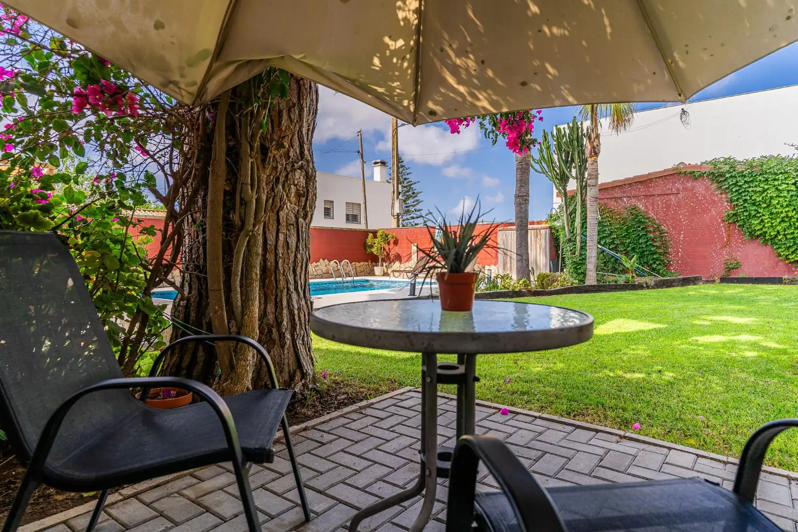 Terraza de Casa o chalet en venta en Chiclana de la Frontera con Jardín privado, Trastero y Piscina