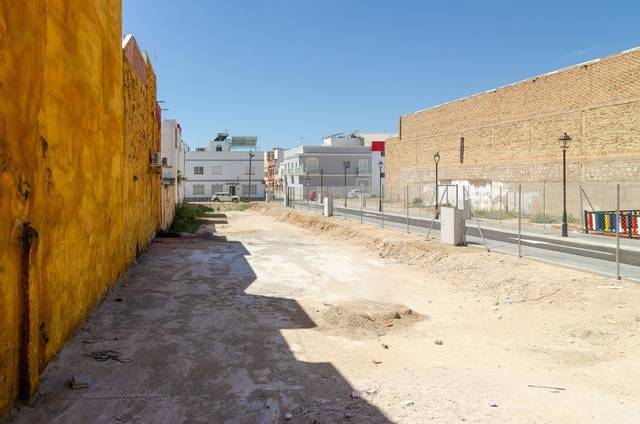 Terreno residencial en Venta en Calle el Puerto de Santa María, 9 en Puntales - Zona Franca