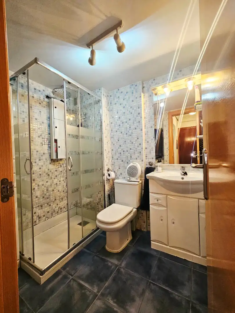Baño de Piso en venta en Madrid con Aire acondicionado, Calefacción y Trastero