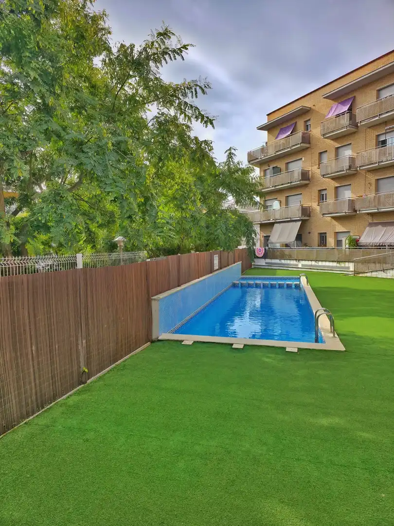 Swimming pool of Flat for sale in La Plantera