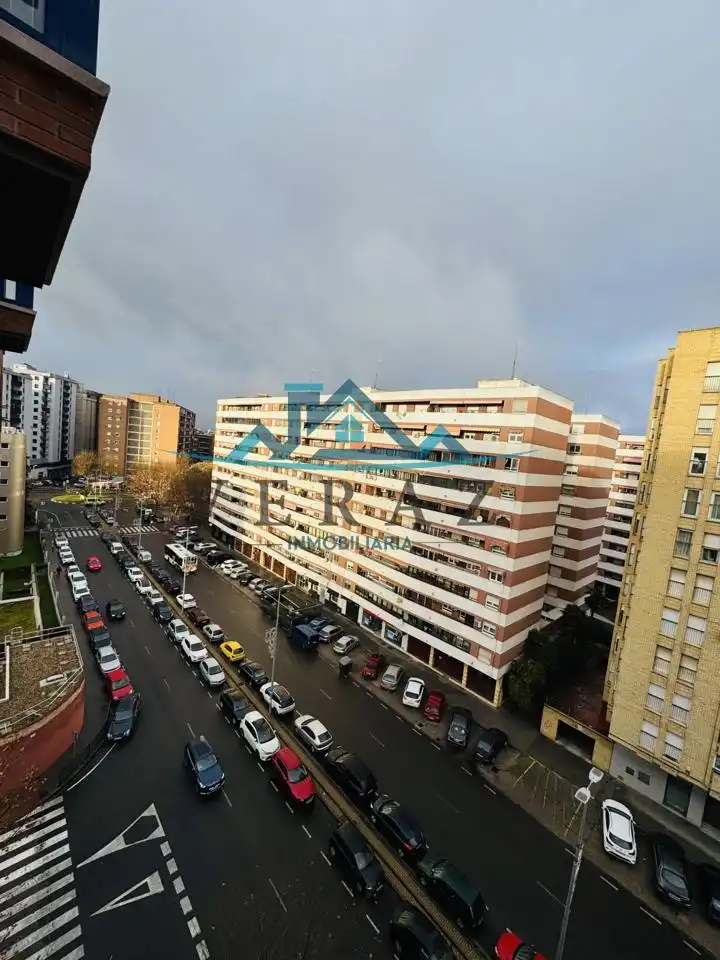 Außenansicht von Wohnung zum Verkauf in Talavera de la Reina mit Parkett und Terrasse