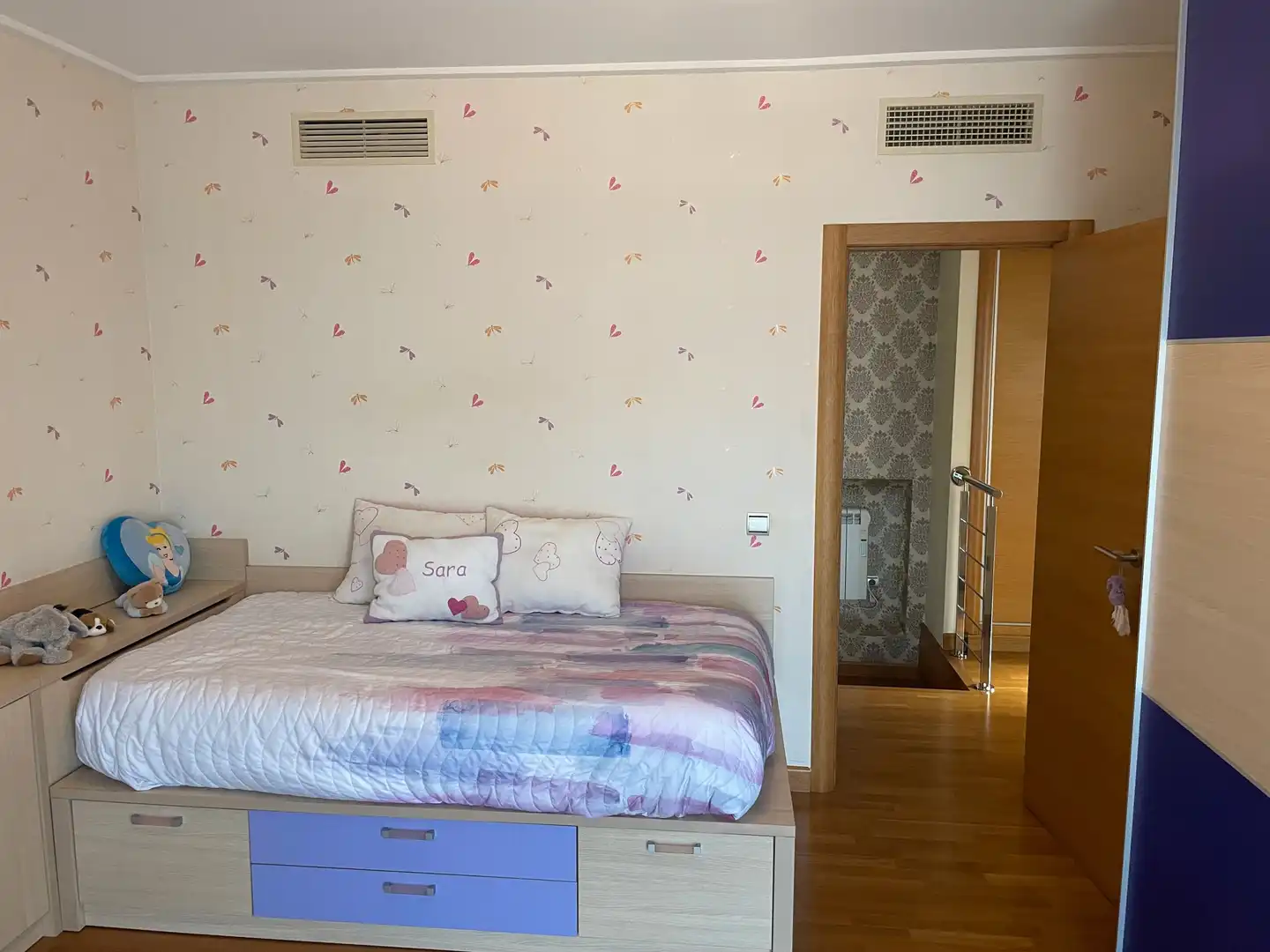 Dormitori de Casa o xalet en venda en Orihuela amb Aire condicionat, Jardí privat i Parquet