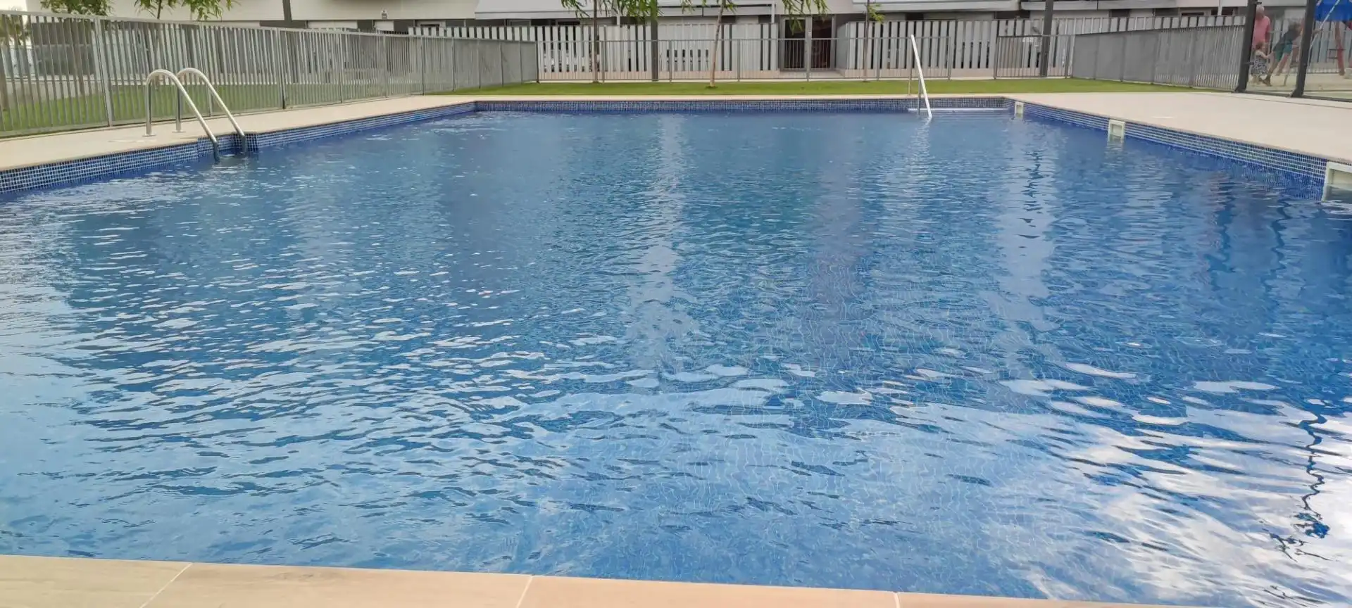 Piscina de Apartamento de alquiler en Cubelles con Aire acondicionado, Balcón y Piscina comunitaria