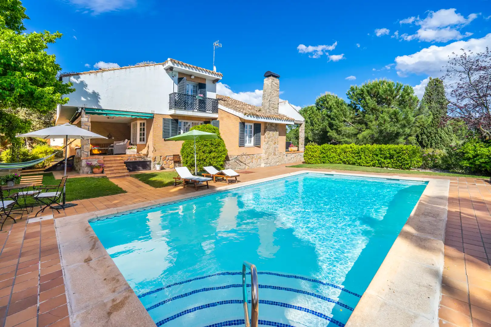 Piscina de Casa o chalet en venta en Las Rozas de Madrid con Aire acondicionado, Calefacción y Jardín privado