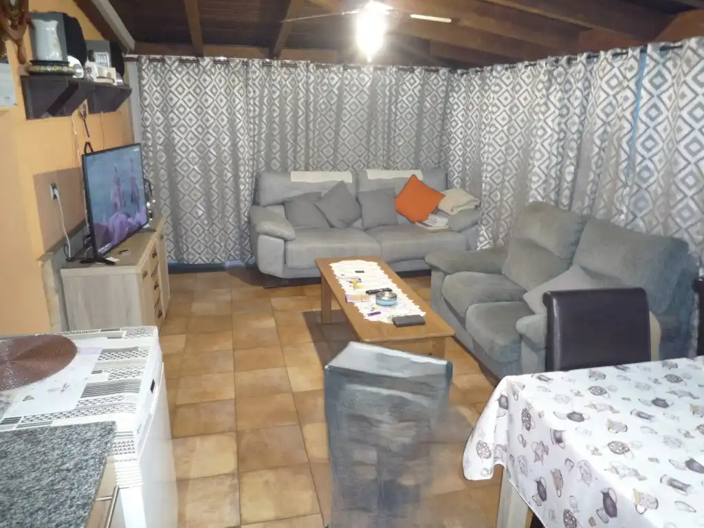 Sala de estar de Casa adosada en venta en Carracedelo