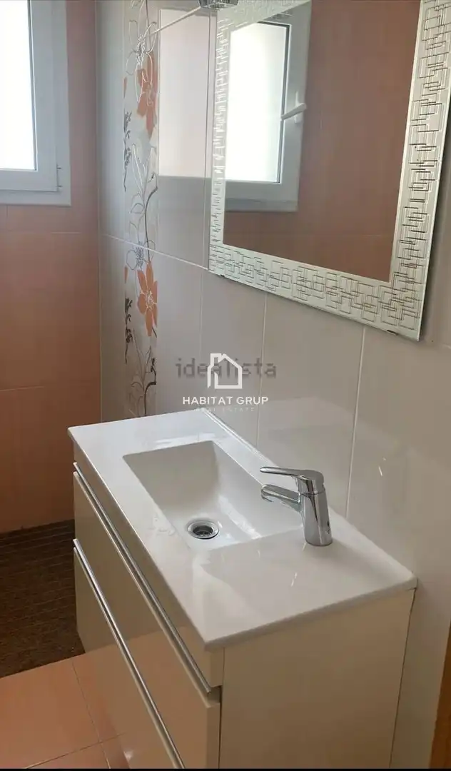 Bany de Casa o xalet en venda en Banyoles amb Calefacció, Terrassa i Traster