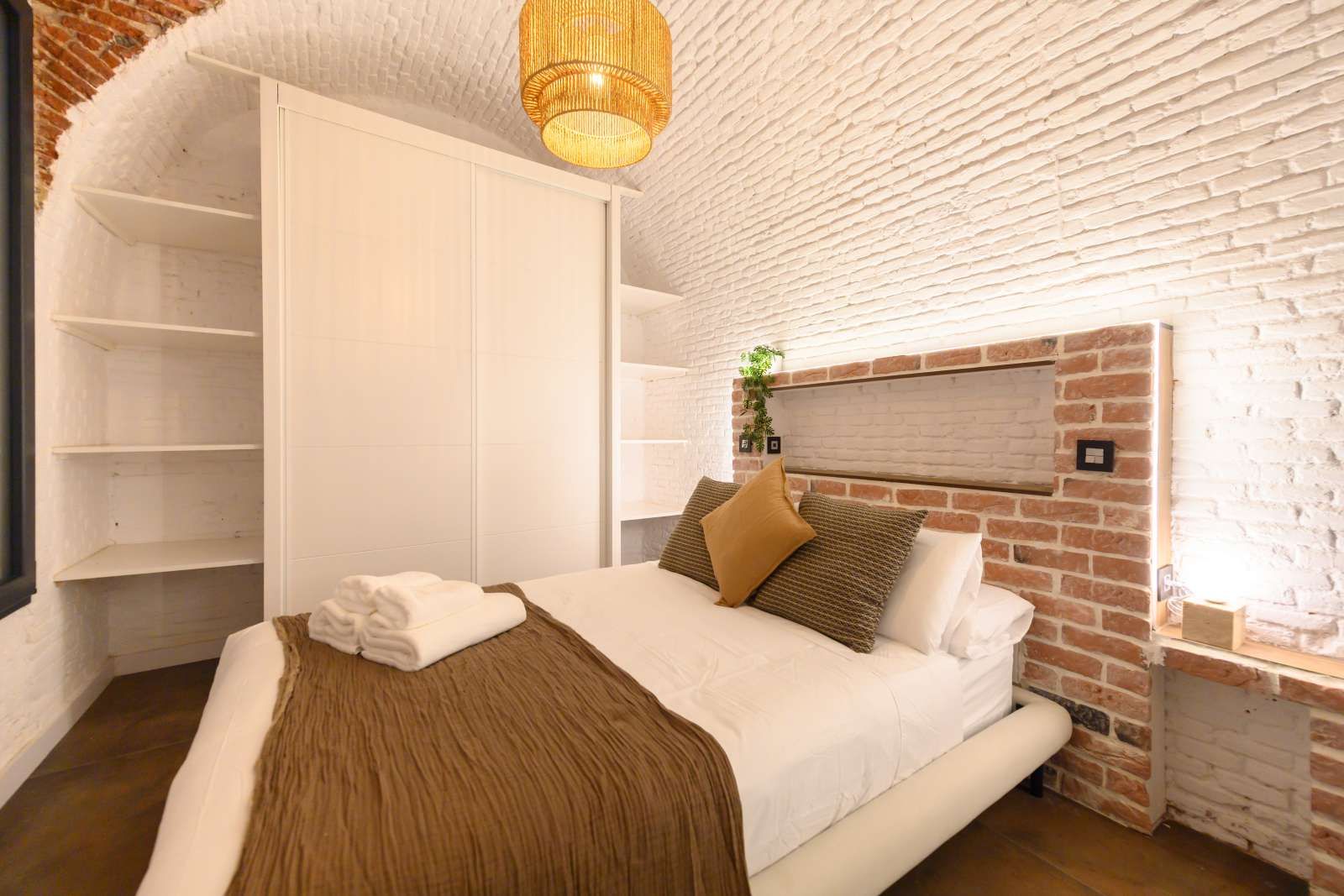Bedroom of Apartment to share in  Madrid Capital  with Air Conditioner and Terrace