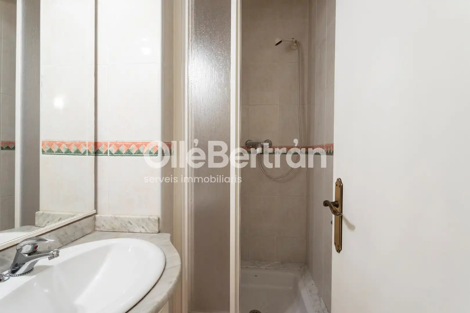 Bathroom of Flat for sale in Barcelona  with Balcony