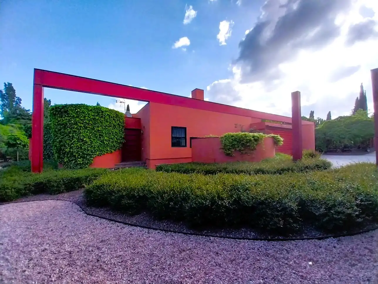 Vista exterior de Casa o chalet en venta en Pozuelo de Alarcón con Aire acondicionado, Calefacción y Jardín privado