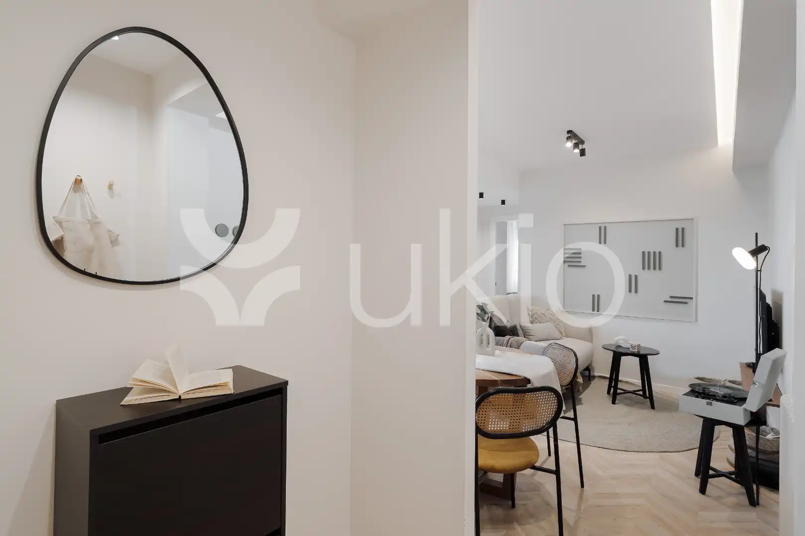 Sala d'estar de Apartament de lloguer en Madrid amb Aire condicionat, Calefacció i Moblat