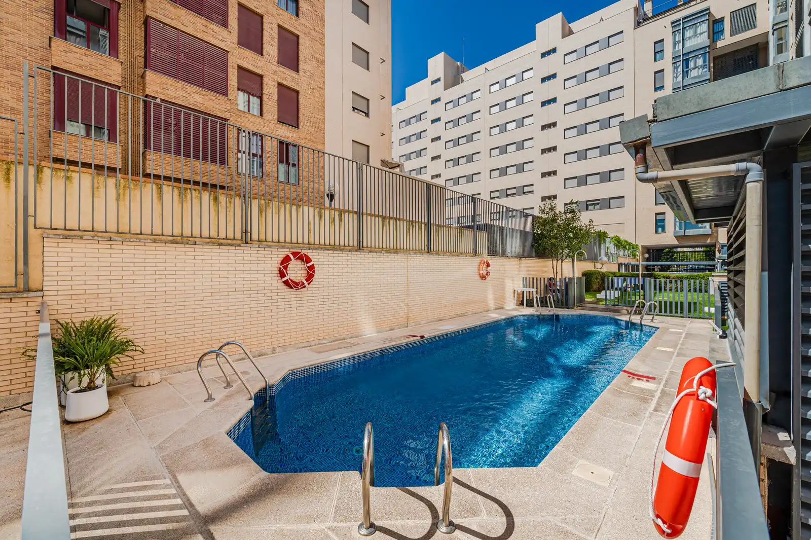 Piso con terraza en venta en Escuela De Vallecas 12, imagen 2