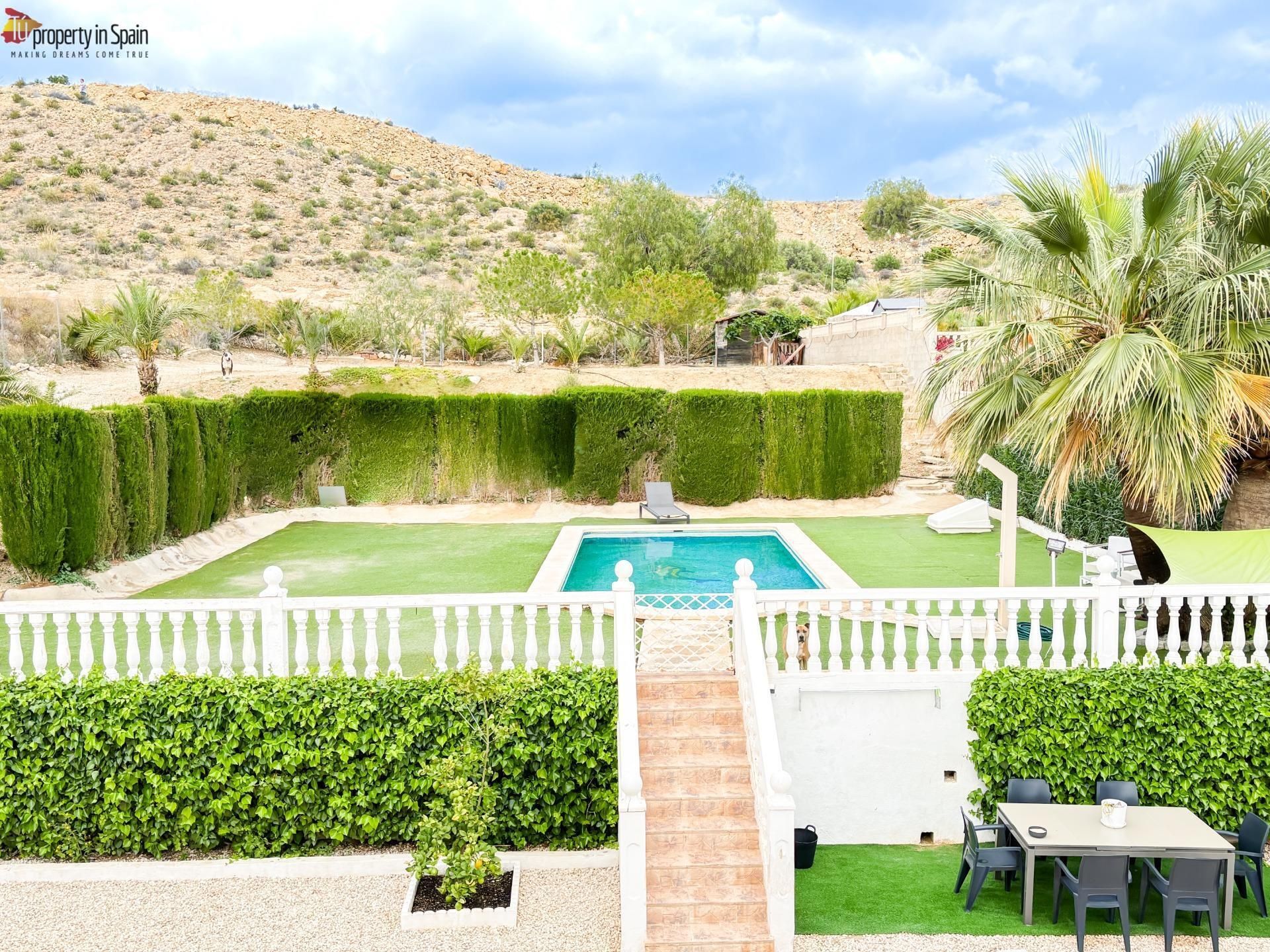 House or chalet to rent in  MONTIBOLI-BOTER, Montnegre, Partidas de Alicante, Alicante / Alacant