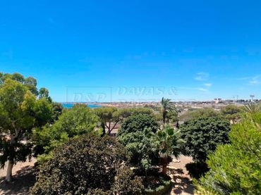 Flat with lift for sale in Fragata