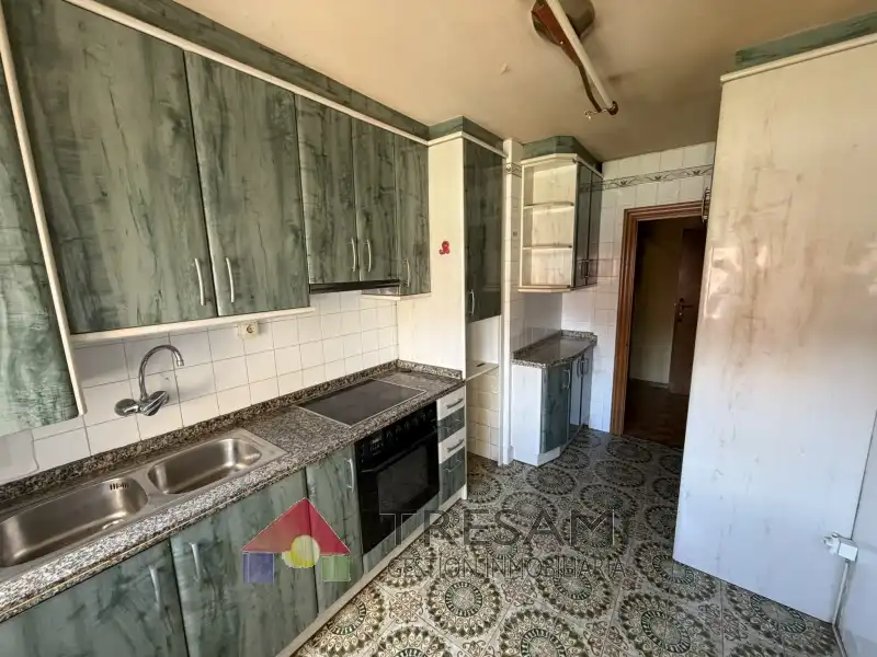 Kitchen of Flat for sale in Gijón   with Heating