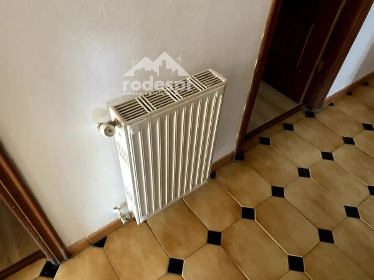 Garten von Wohnung zur Miete in Arbo mit Heizung, Abstellraum und Möbliert