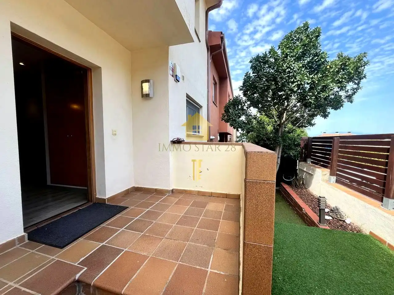 Vista exterior de Casa adosada en venda en Palau-saverdera amb Aire condicionat, Calefacció i Jardí privat