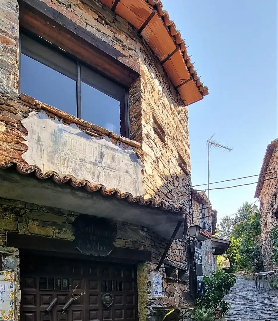 Vista exterior de Dúplex en venda en Patones amb Calefacció, Terrassa i Traster