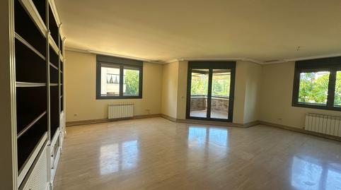 Photo 2 of Flat to rent in Calle Coto Blanco, Zona Monte El Pilar, Madrid
