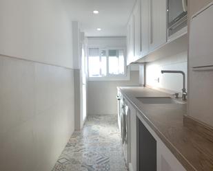 Kitchen of Flat to rent in  Madrid Capital  with Air Conditioner, Heating and Community pool