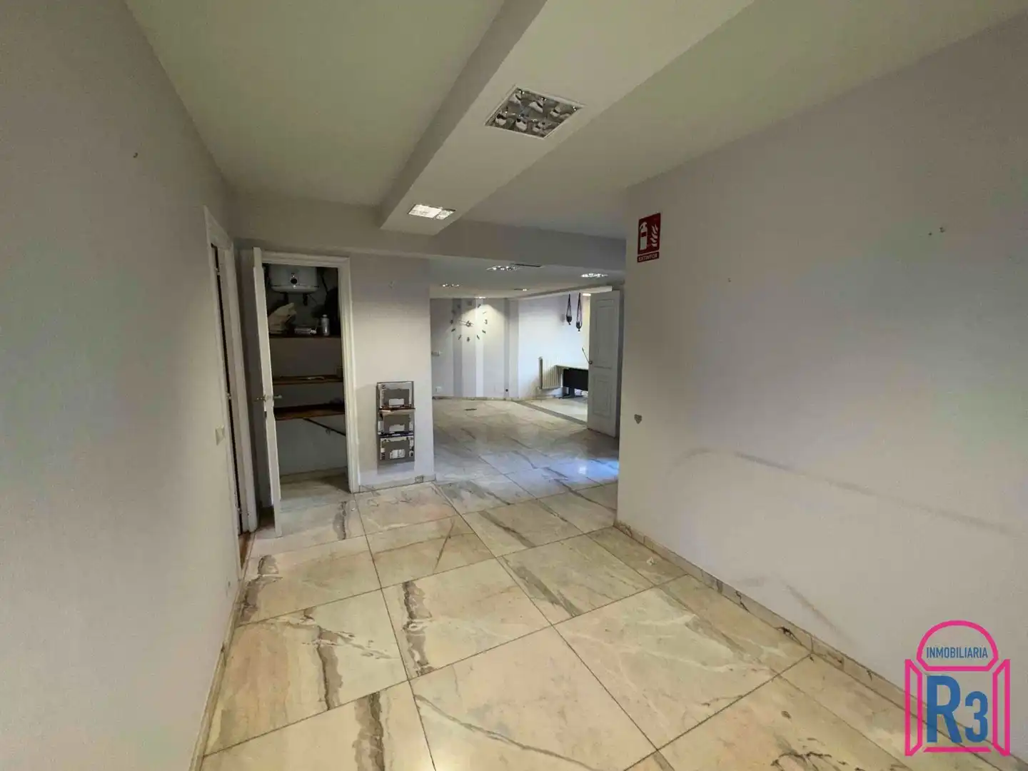 Ufficio con ascensore in vendita a De Las Cortes Leonesas, imagen 3