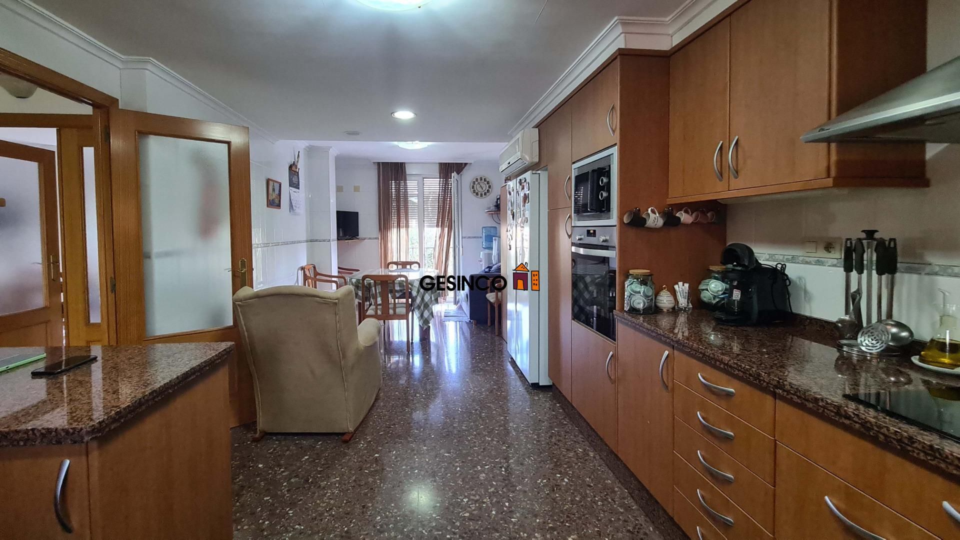 Cuina de Casa adosada en venda en Ontinyent amb Aire condicionat, Calefacció i Terrassa