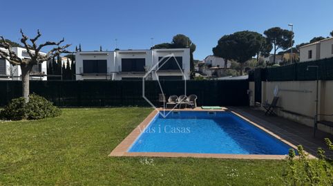 Foto 2 de Casa adosada en venta en Carrer Canigó, 13, Riells, L'Escala