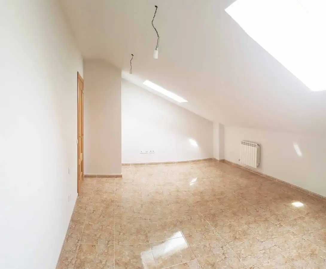 Schlafzimmer von Maisonette zum Verkauf in Medina de Rioseco mit Heizung und Balkon
