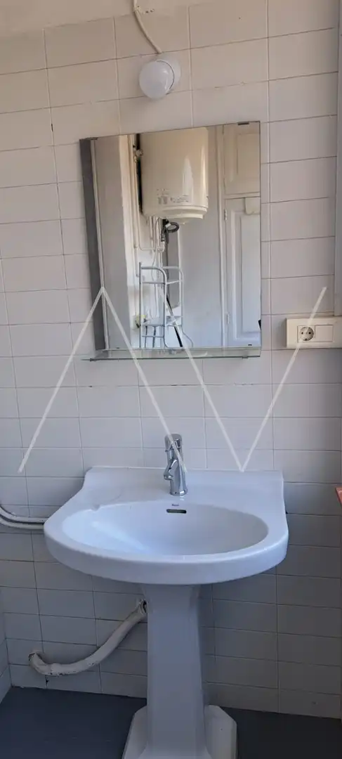 Baño de Piso de alquiler en Barcelona con Balcón